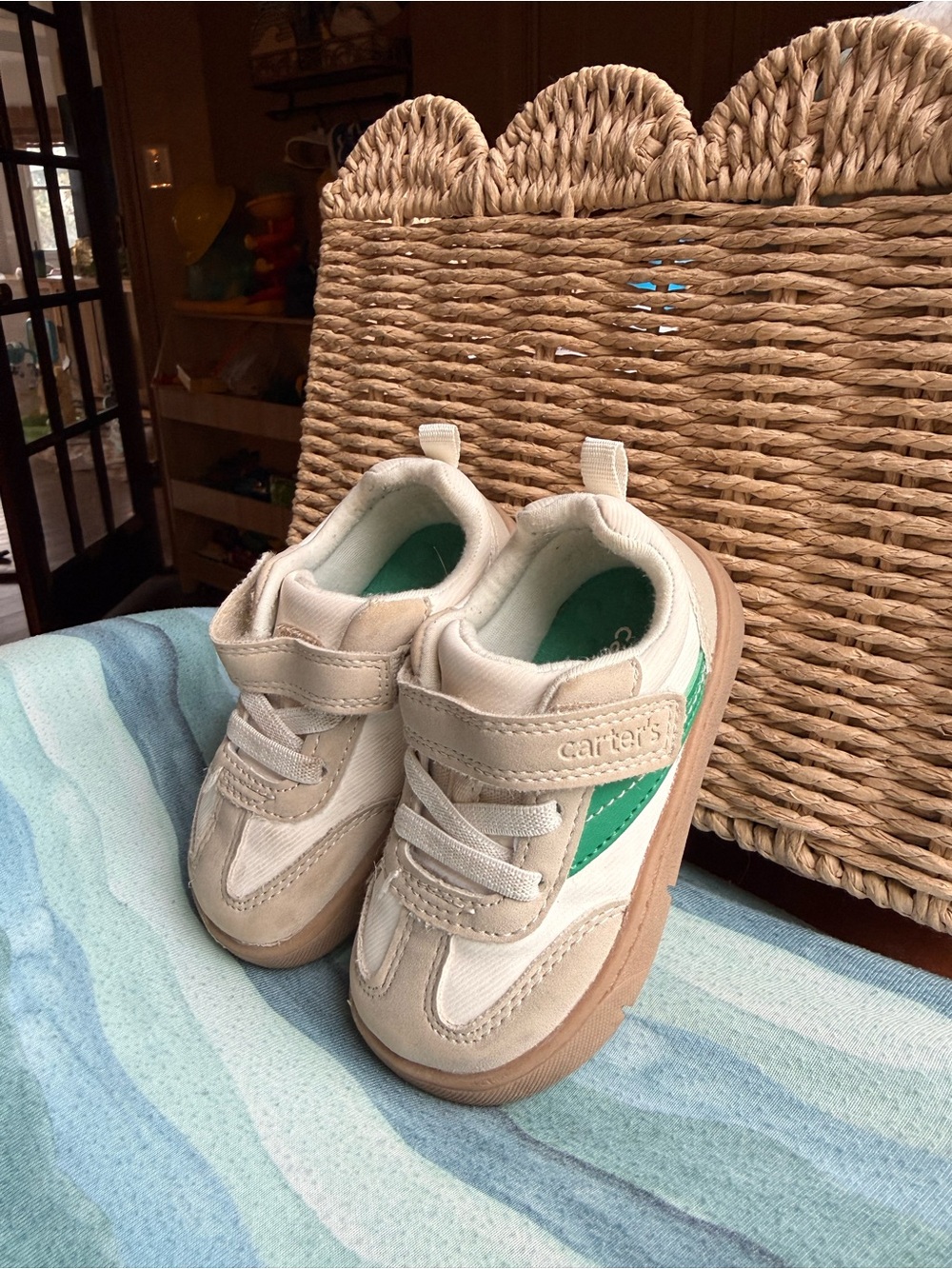 Cater tan and green sneaker